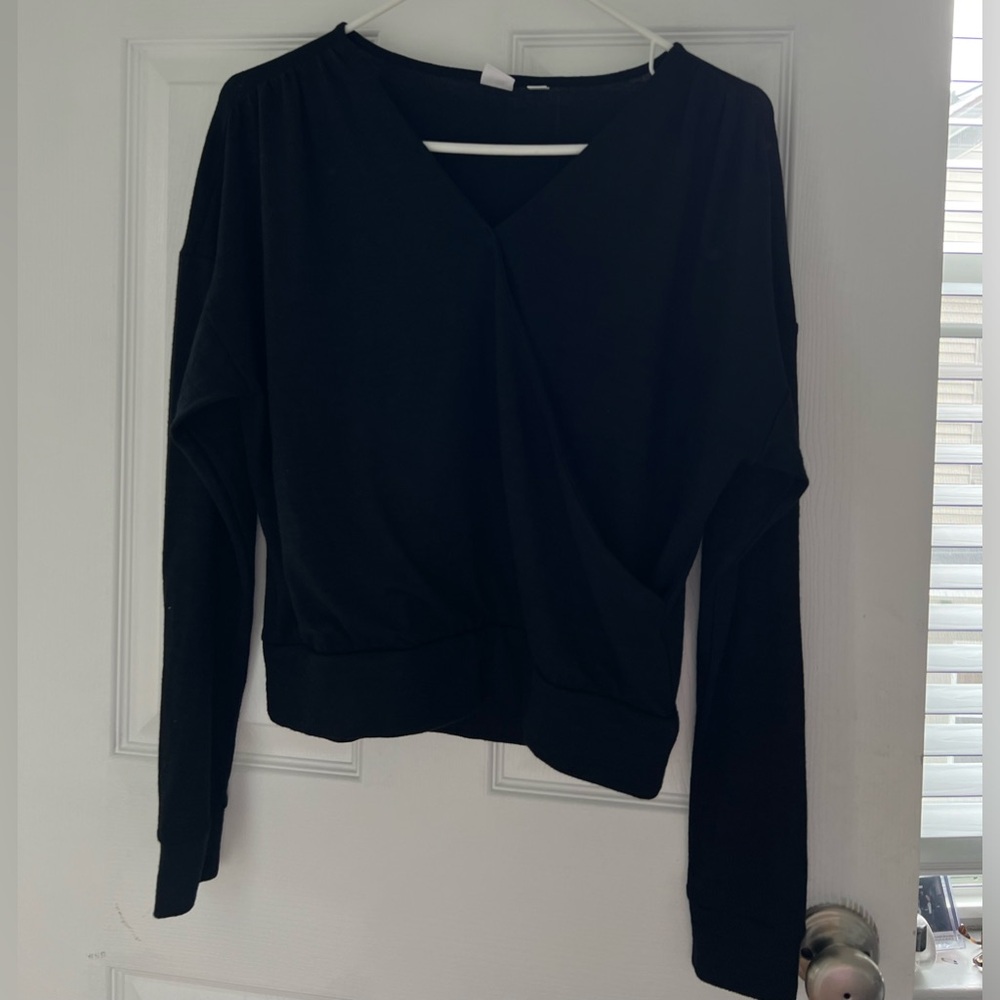 NWOT gap cross front black long sleeve